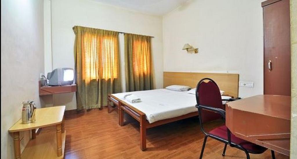 Srinivas Hotel 2*